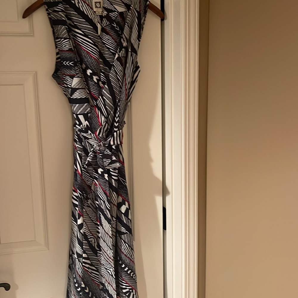 Blue and White Patterned Midi Dress - Picture 2 of 4
